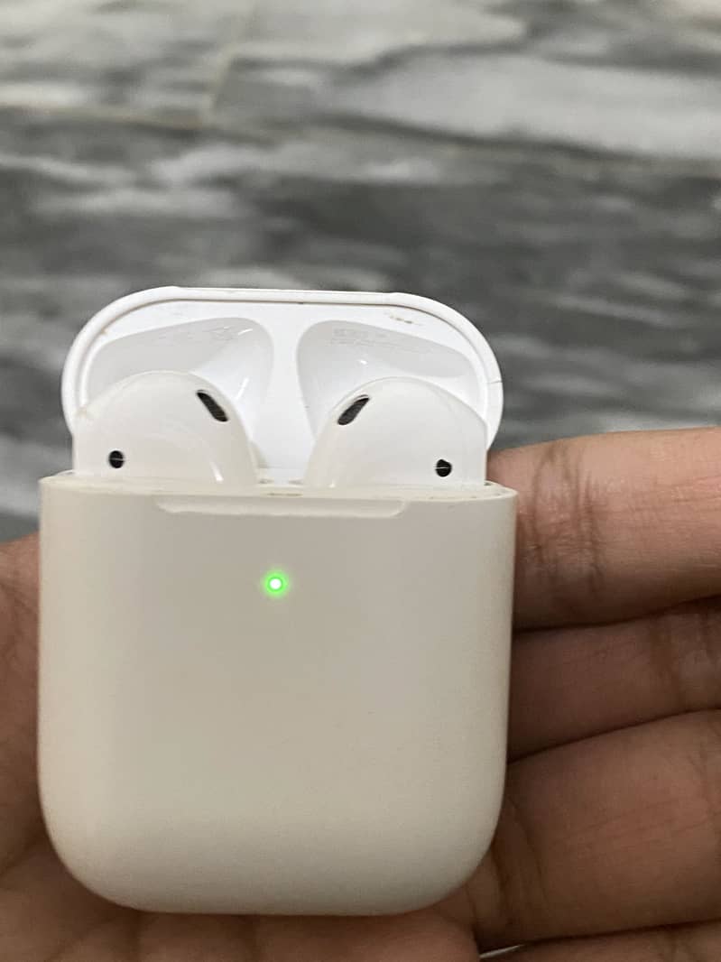 AirPods Bluetooth 4