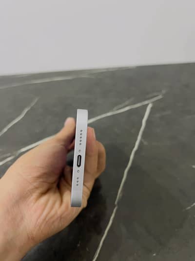Apple iPhone 16e