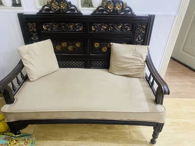 4 seater chinyoti New Look Clean Sofa set with table