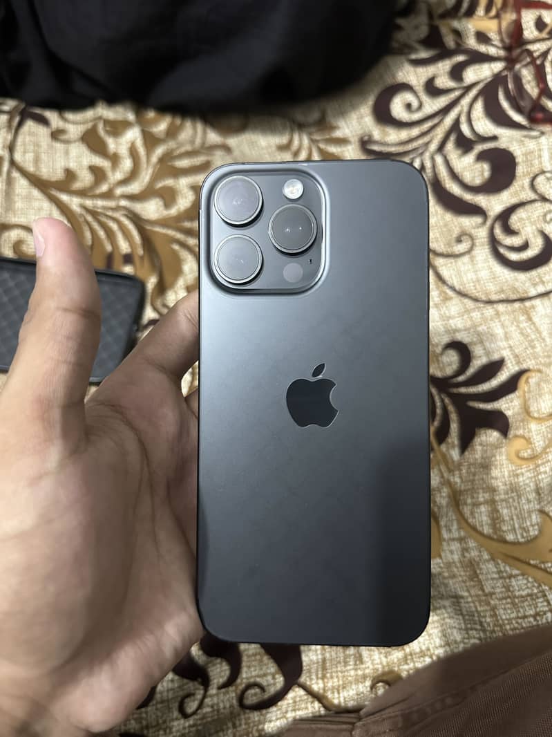 Apple iPhone 15 Pro Max 0