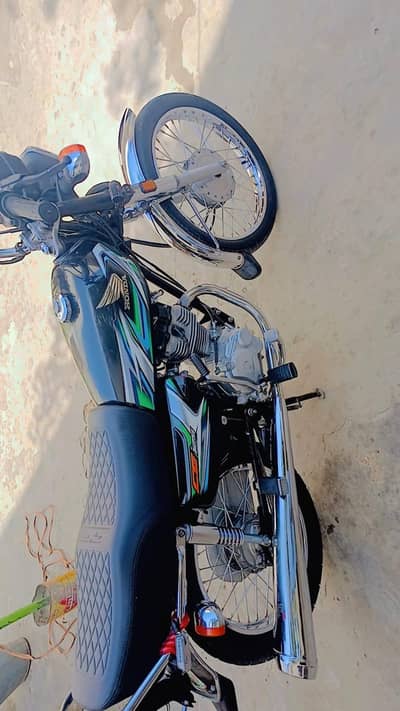 Honda CG 125 black colour model December 2022 rigestration 2025 sukkur