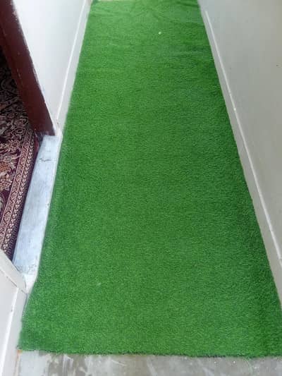 artificial grass  used 4 months 10×3feet new in condition