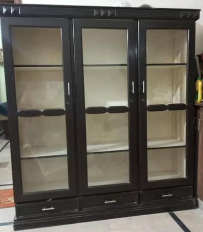 Showcase (Sheesham)