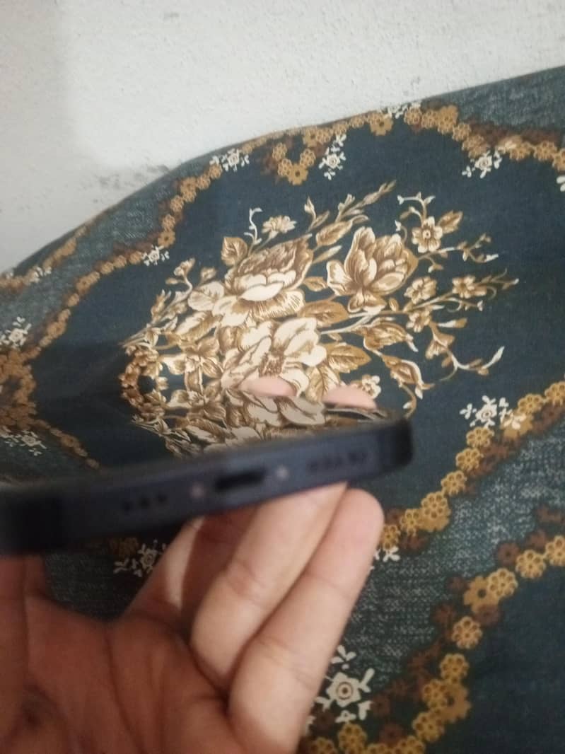 Apple iPhone 13 1