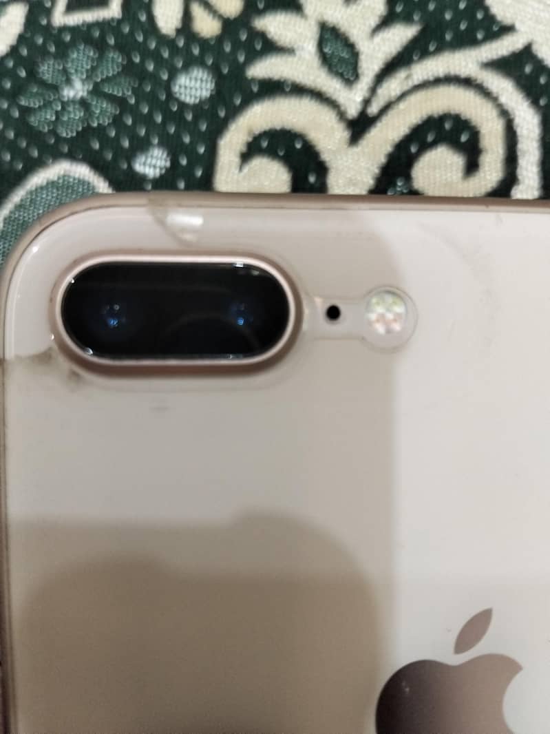 Apple iPhone 8 Plus 6