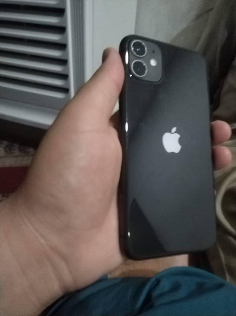 Apple iPhone 11 4