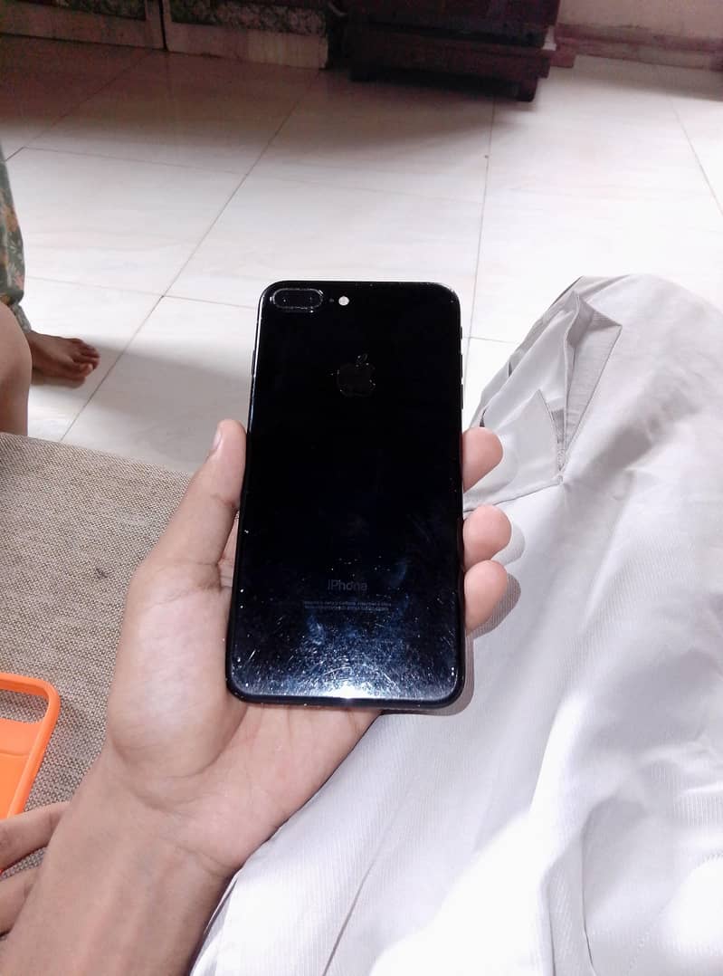 Apple iPhone 7 Plus 0
