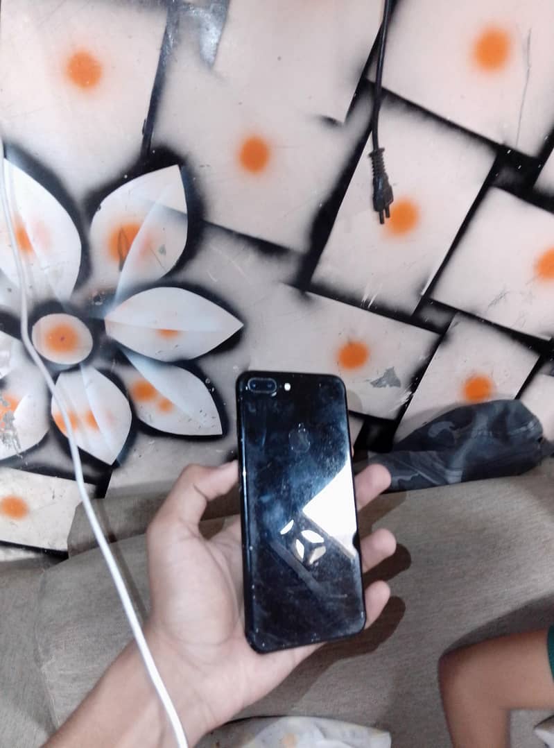Apple iPhone 7 Plus 1