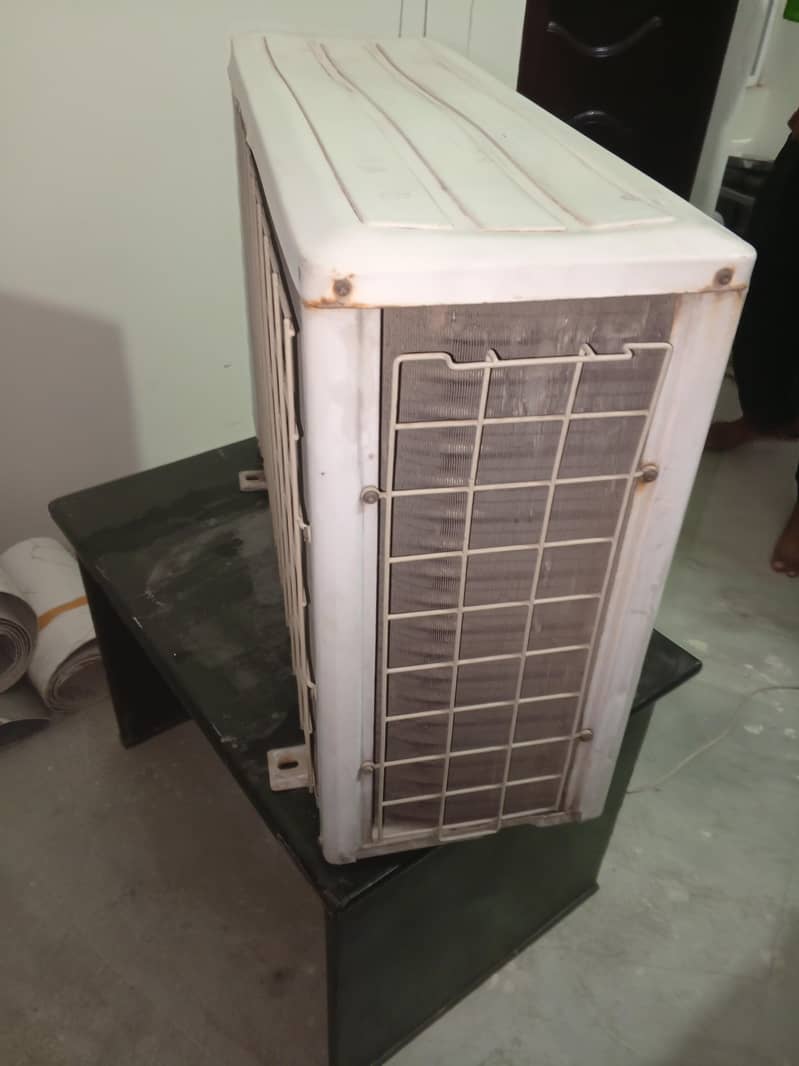 Orient Split AC 8