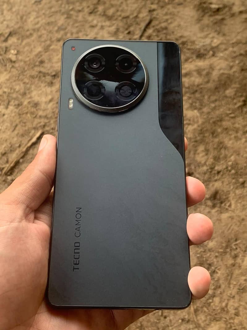 Tecno Camon 30 1