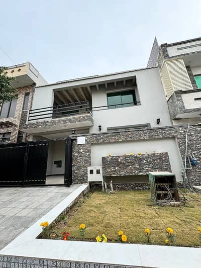 3 bed 10 Marla Portion Available For Rent In Gulraiz