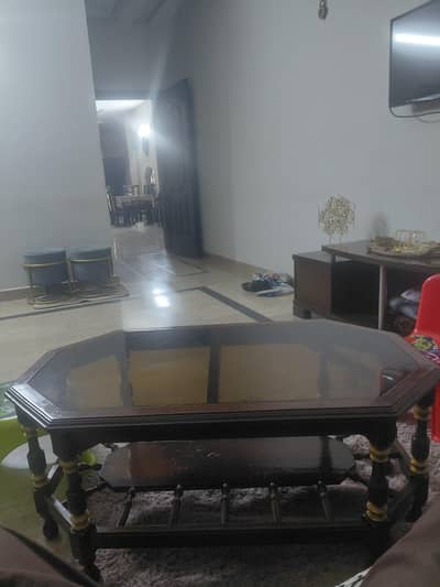 center talbe for sale  10 /10 condition