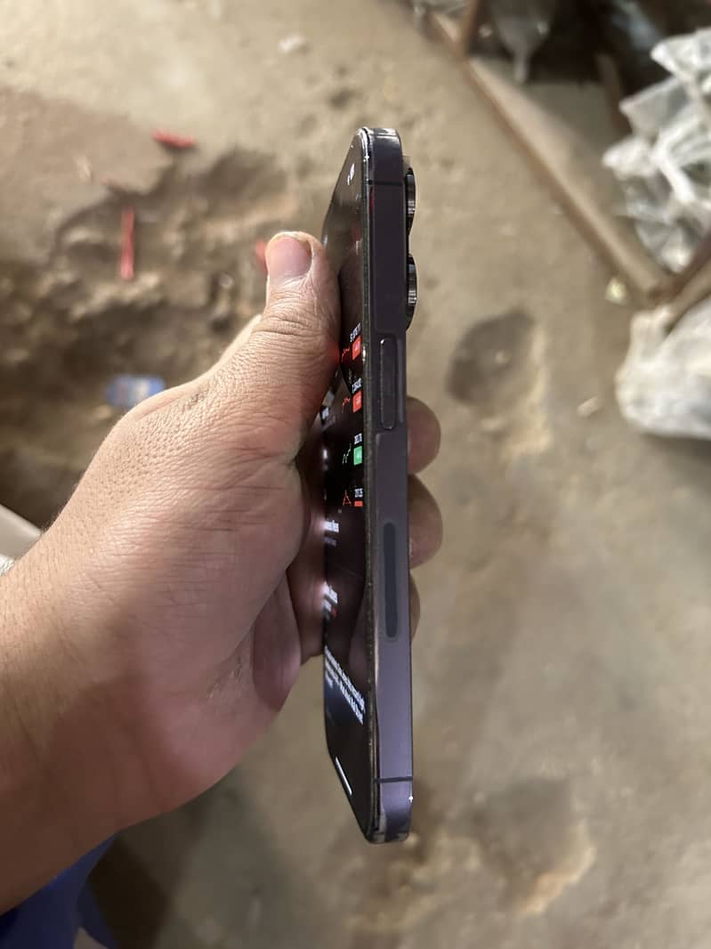 Apple iPhone 14 Pro 4