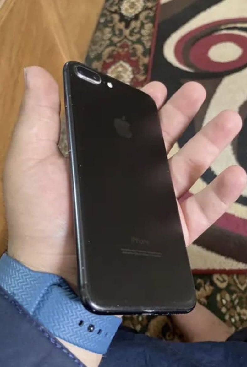 Apple iPhone 7 Plus 1