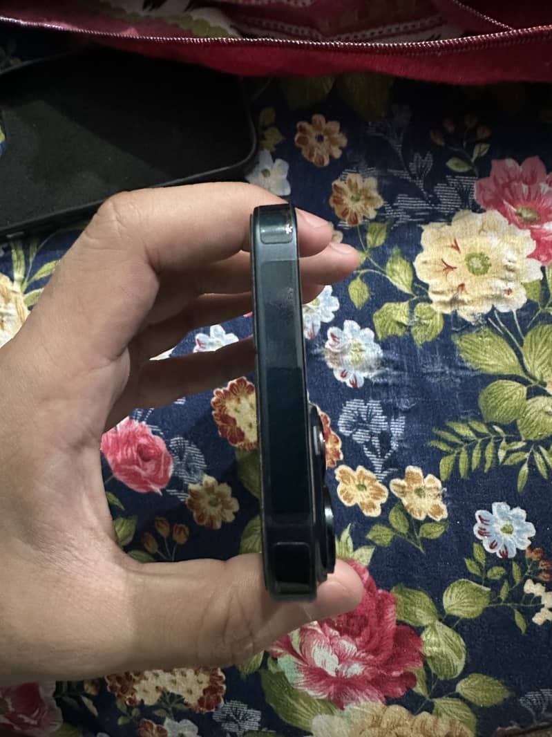 Apple iPhone 14 6