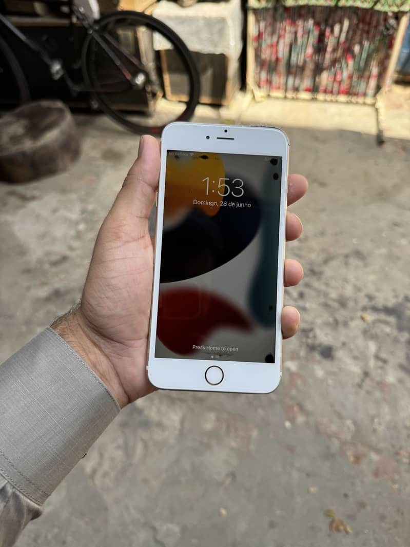 iPhone 6S Plus 0