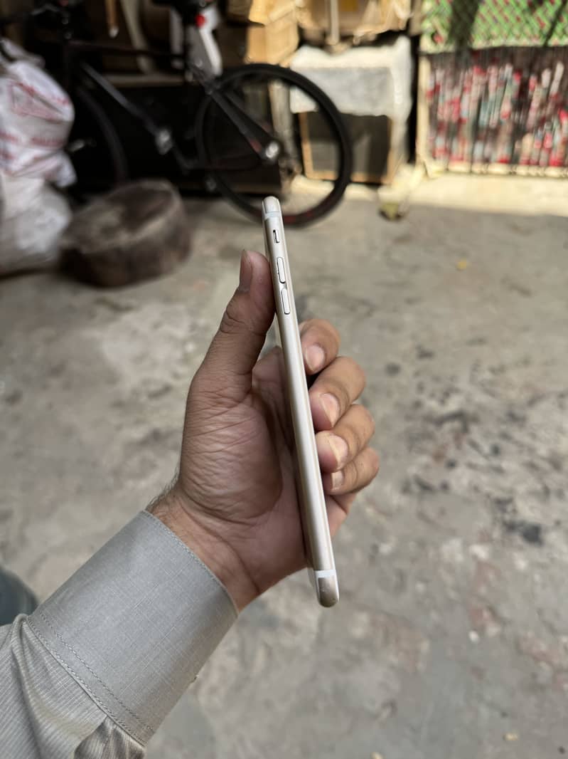 iPhone 6S Plus 3