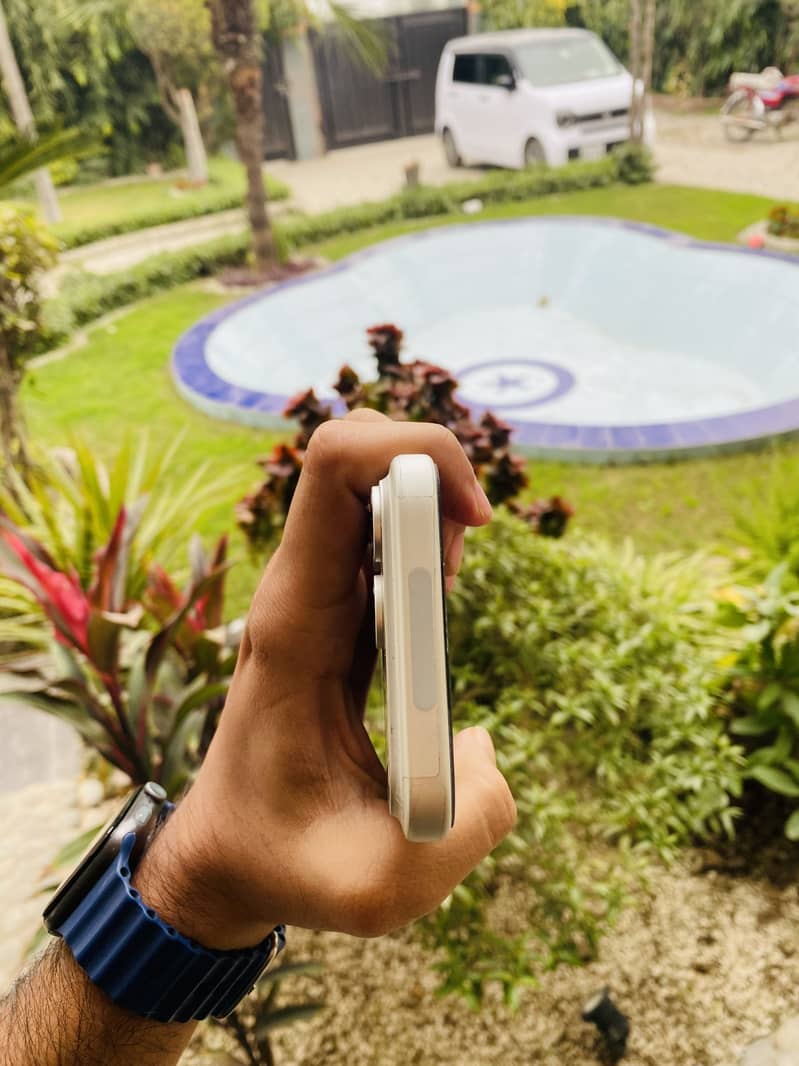 Apple iPhone 17 Pro Max 5