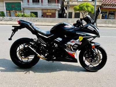 Kawasaki ninja ,, Ducati GT ADDITION ,, Yamaha R1M ,,  Yamaha R6