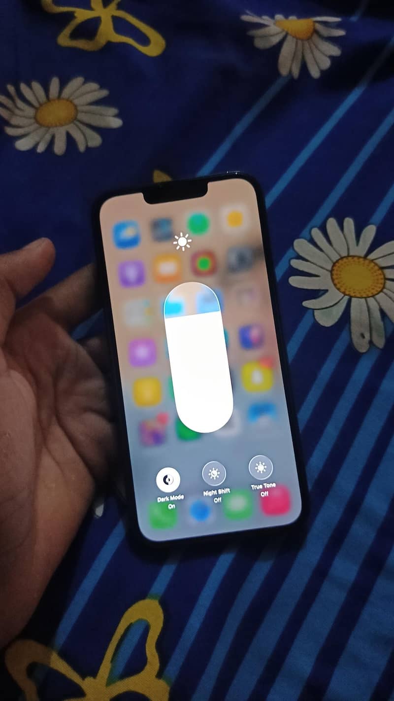 Apple iPhone 13 5