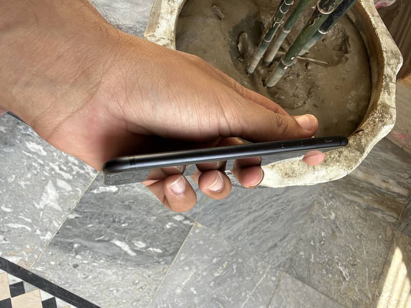 Apple iPhone 7 1