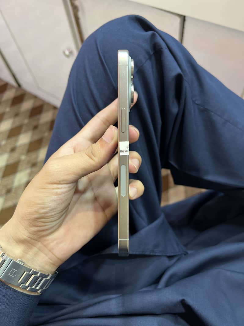 iPhone 15 pro max 2