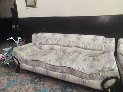 3 seater sofa used 8/10 condition