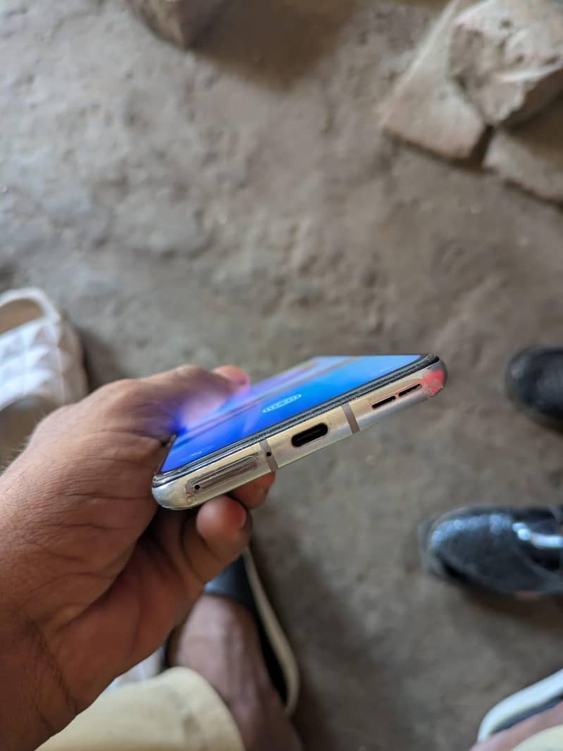 One Plus 8T 6