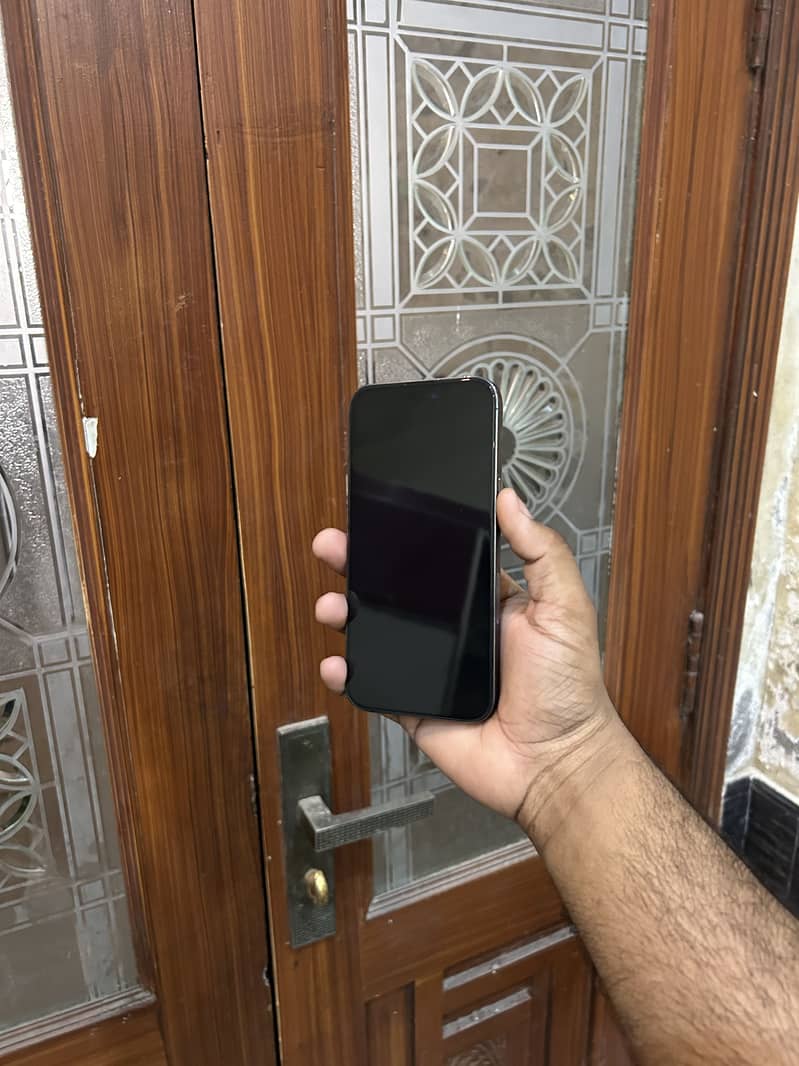 iPhone 14 Pro Max 4