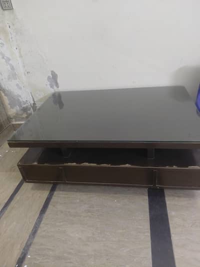 center table for sale 7/10 condition
