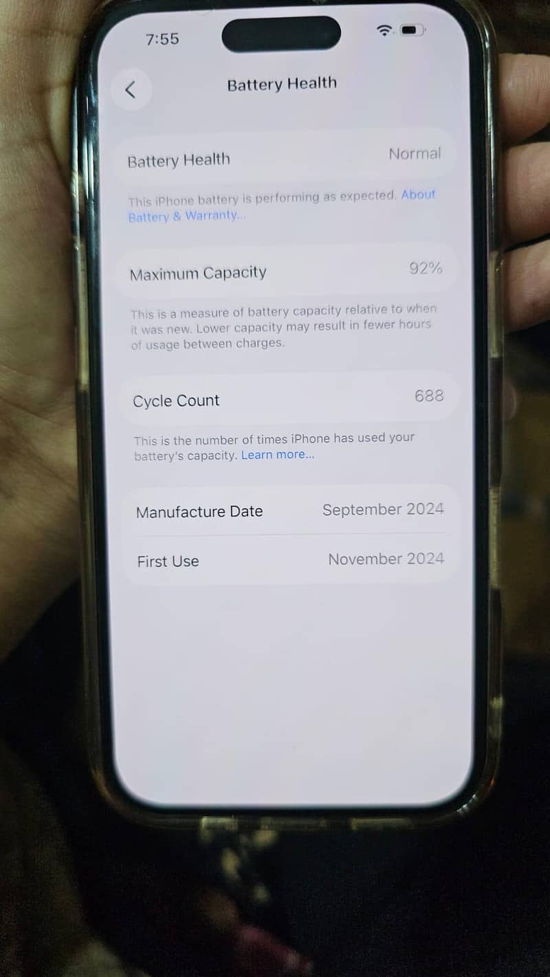 Apple iPhone 16 4