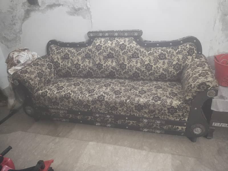ضرورت ہے اس وجہ سے اور بلکل اچھی حالت میں ہے 0