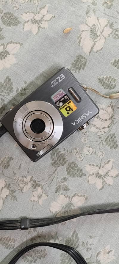 yashika camera digital 50 megapixel for sale battery Nahin hai