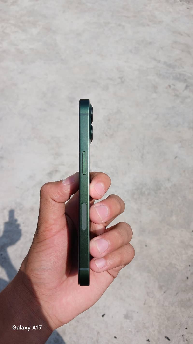 Apple iPhone 13 1