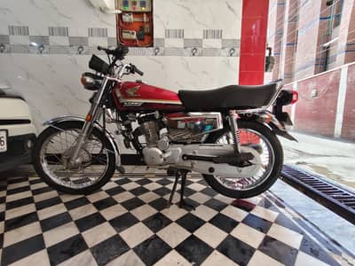 Honda 125 self start for sale just like brand new
