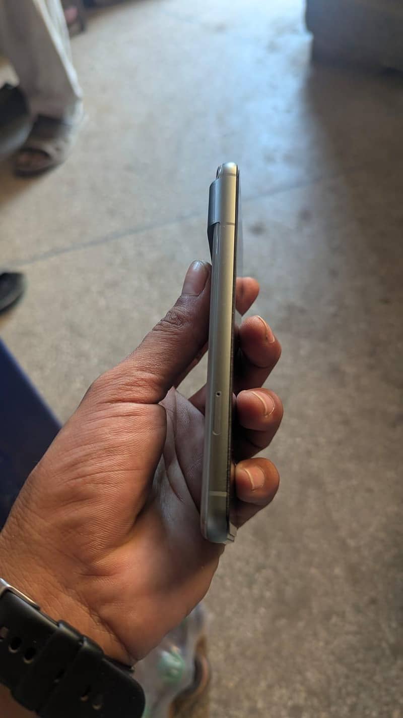 Google Pixel 8 5