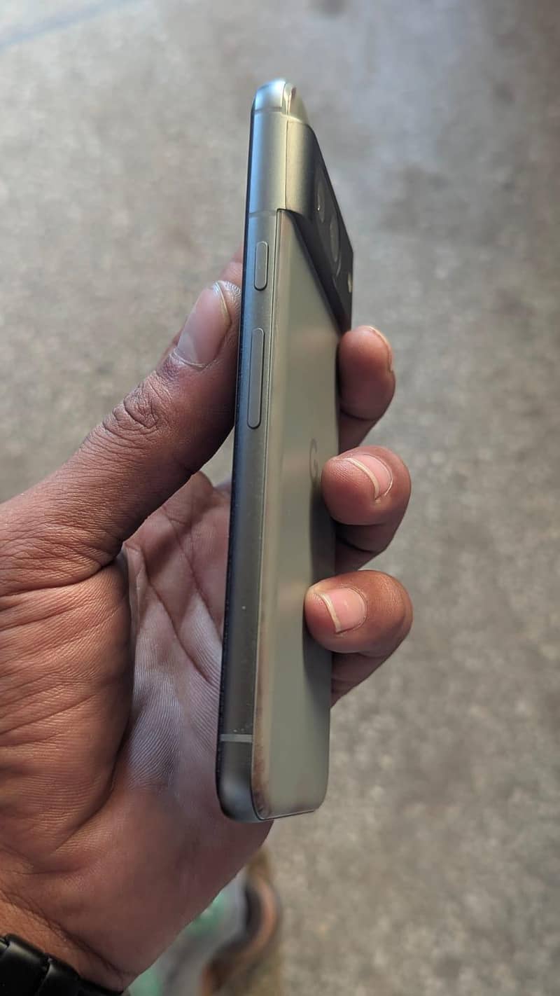 Google Pixel 8 6