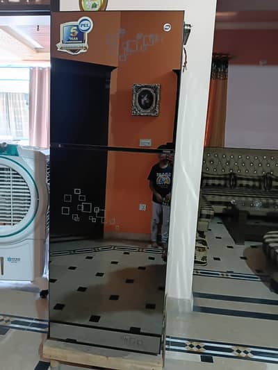 PEL ka fridge ha.
