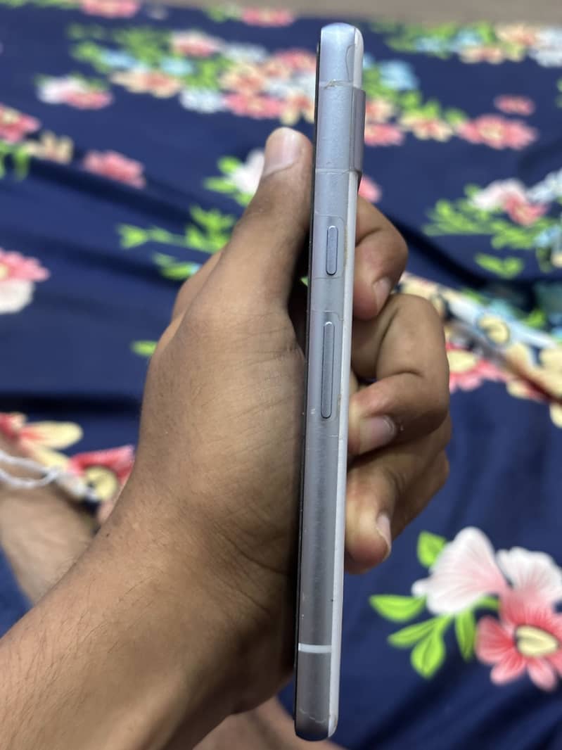 Google Pixel 7a 2