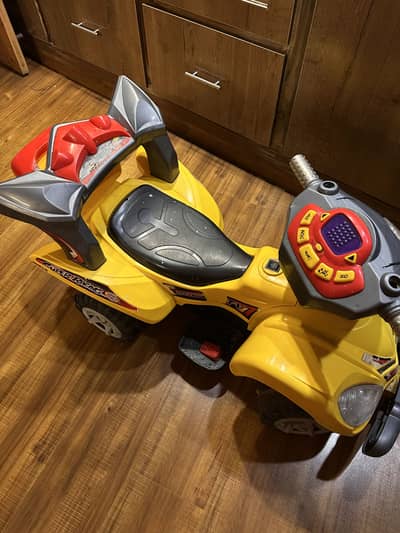 Kids rechargable car