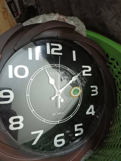 wall clock with kamera