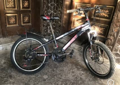 Kids Bike - 20" Wheels*  Age 7-11 - Perfect Condition