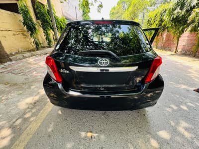 Toyota Vitz 2015