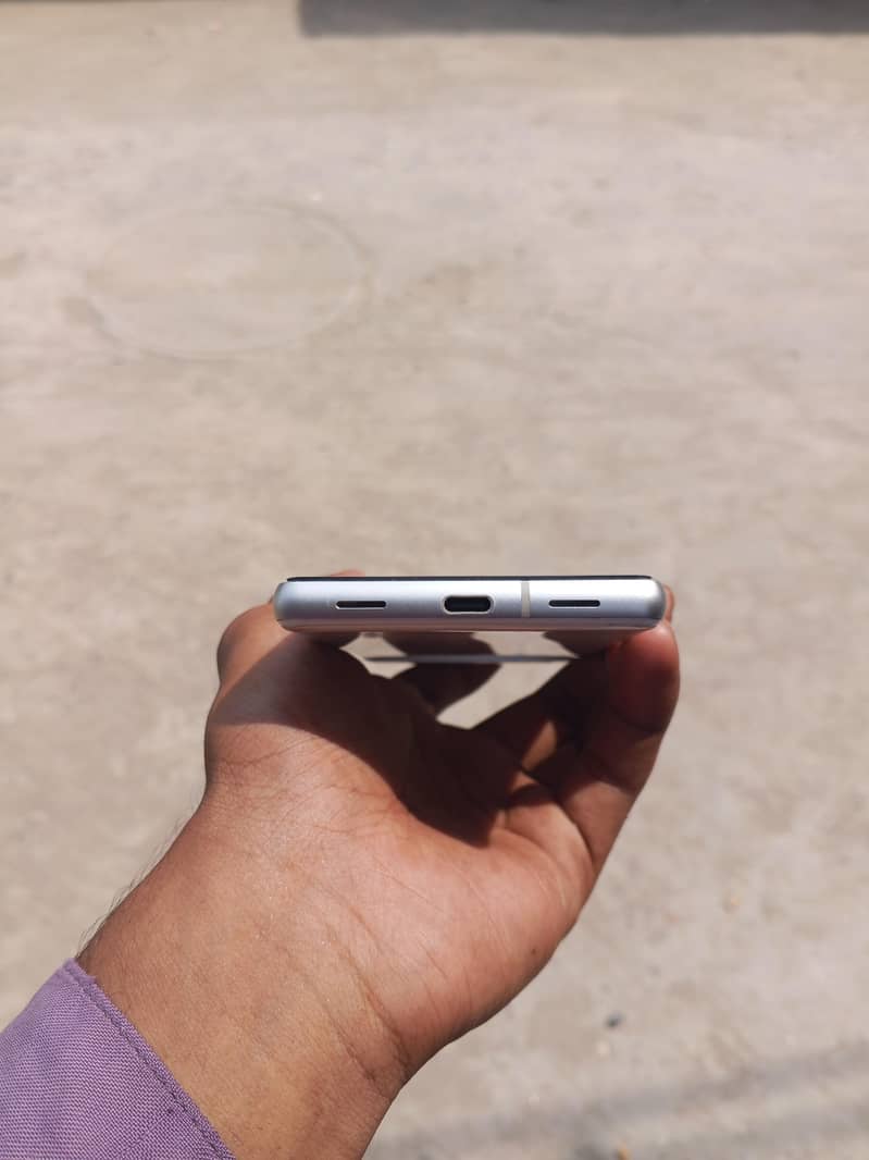 Google Pixel 7a 2