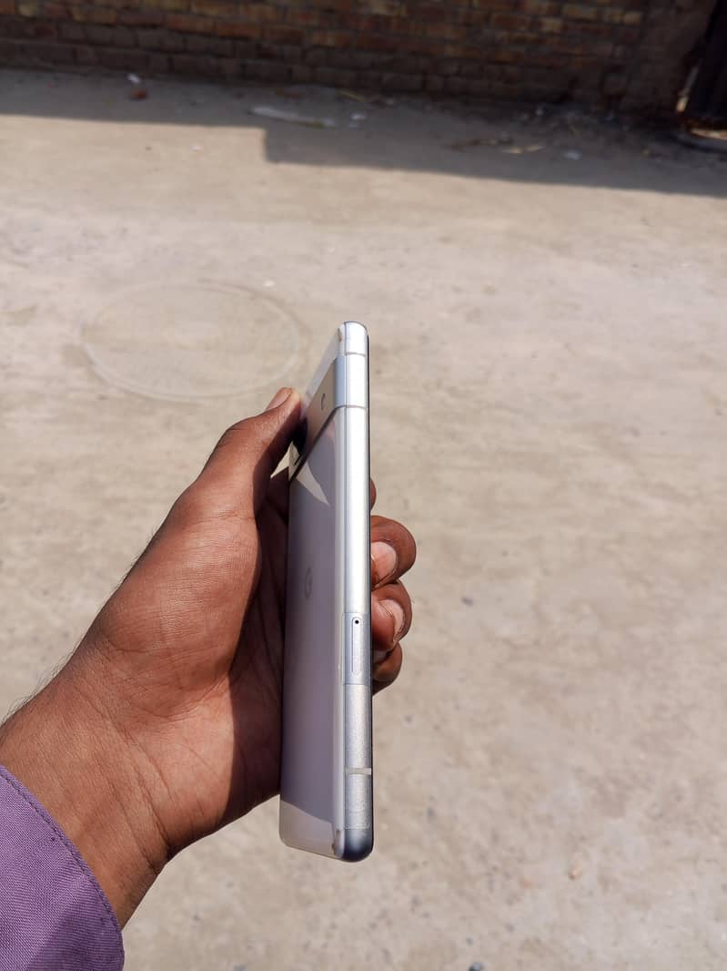 Google Pixel 7a 3