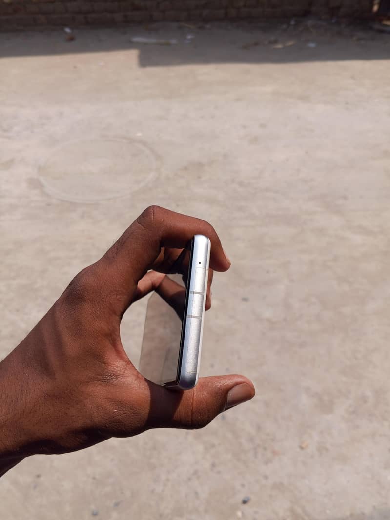 Google Pixel 7a 4