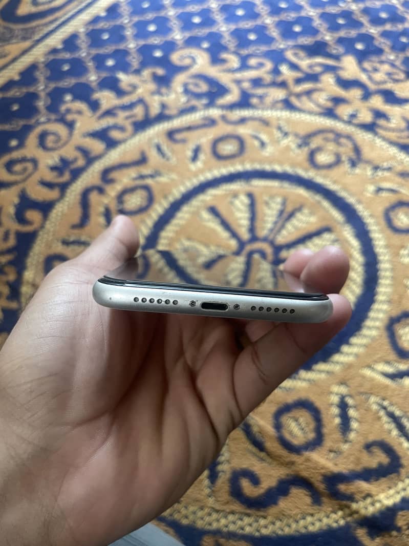 Apple iPhone 11 2