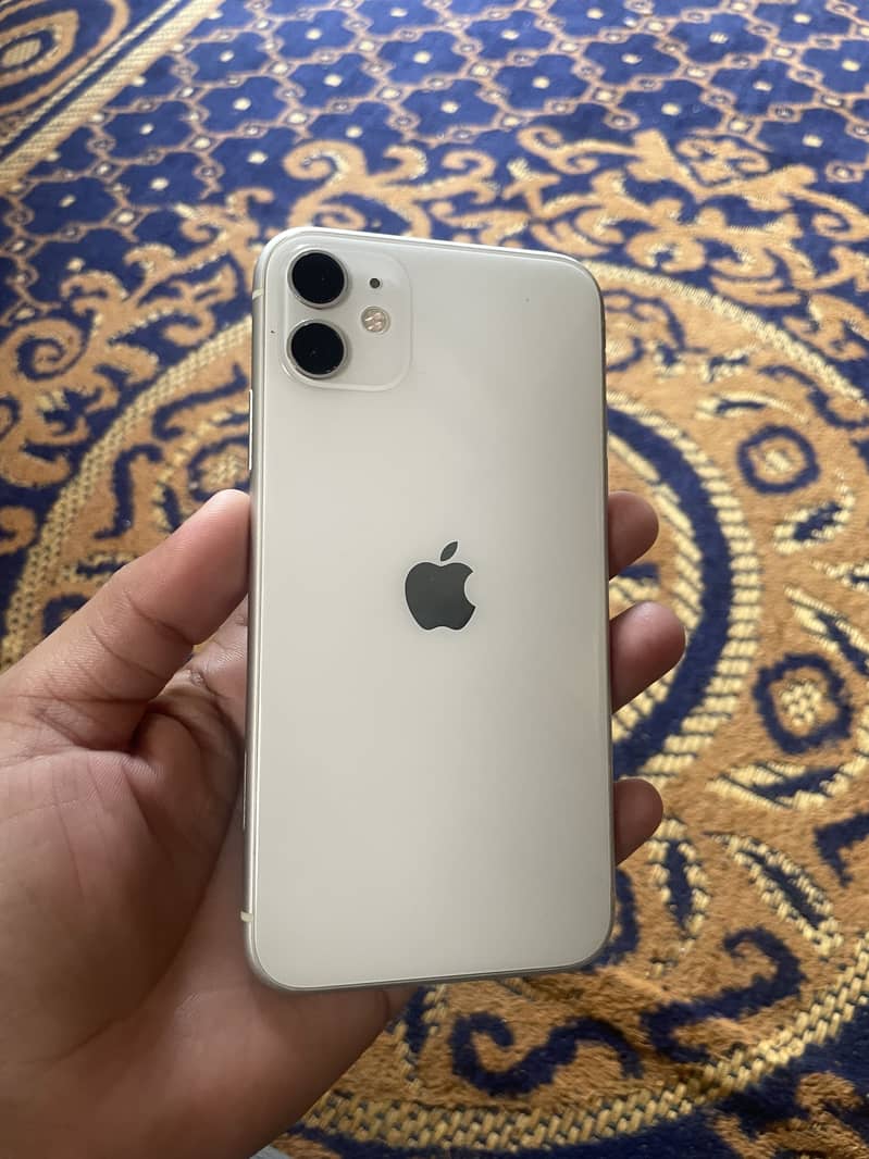 Apple iPhone 11 4
