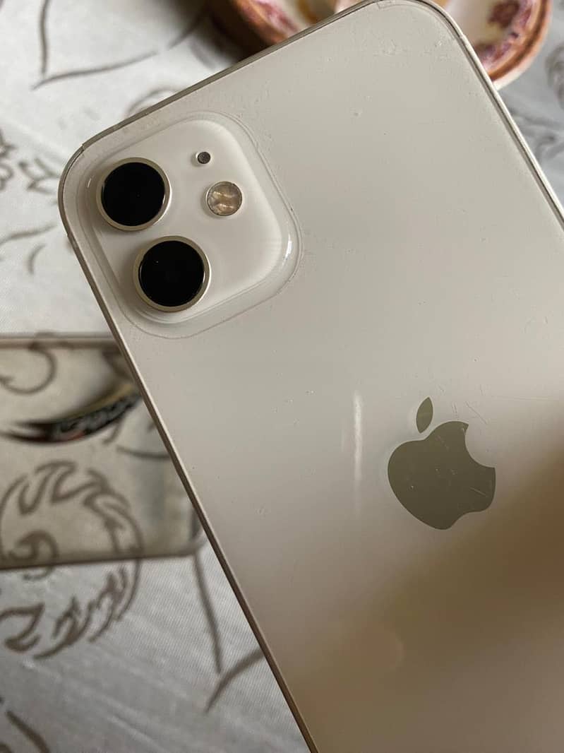 Apple iPhone 12 1