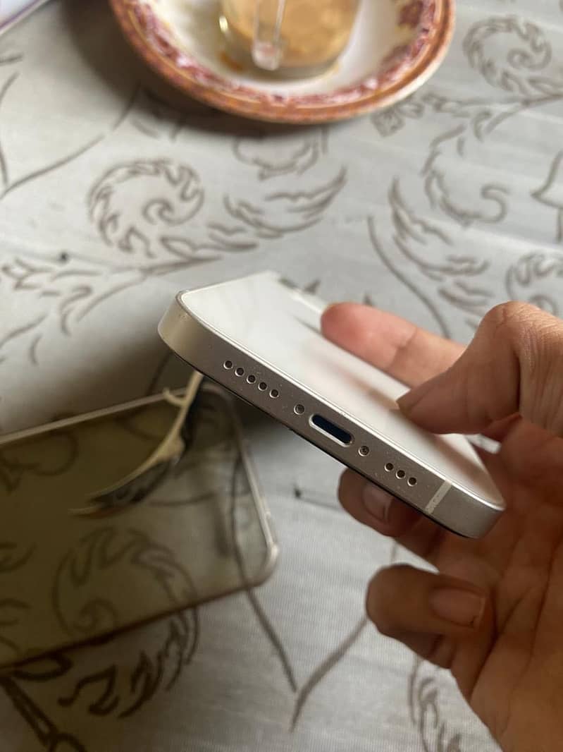 Apple iPhone 12 3